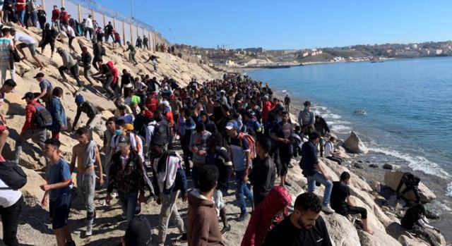 Ισπανία: Το παρασκήνιο πίσω από τις 4.000 απελάσεις μεταναστών μέσα σε λίγες μέρες από τη Μαδρίτη