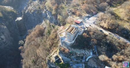 Μονή Παμμεγίστων Ταξιαρχών Τσούκας: Ένα μοναστήρι χτισμένο δίπλα σε καταρράκτη (βίντεο)