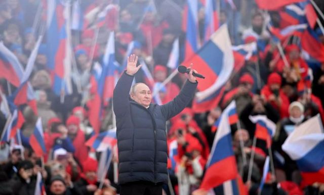 Ρωσία: Μυστήριο με την διακοπή ομιλίας του Πούτιν σε κατάμεστο στάδιο – Η επίσημη δικαιολογία