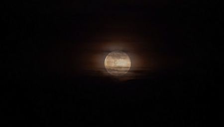 Πανσέληνος Απριλίου: Έρχεται το «Ροζ Φεγγάρι»