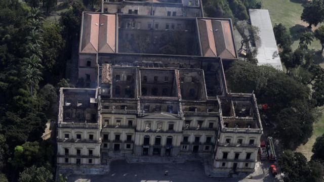 Φωτιά Μουσείο του Ρίο: Βρέθηκε πιθανώς το κρανίο της «πρώτης Βραζιλιάνας»