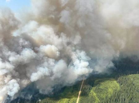 Καναδάς: Ανεξέλεγκτη φωτιά έφτασε στην πόλη Τζάσπερ – Μάχη με τις φλόγες, για να μην φτάσουν σε αγωγό πετρελαίου