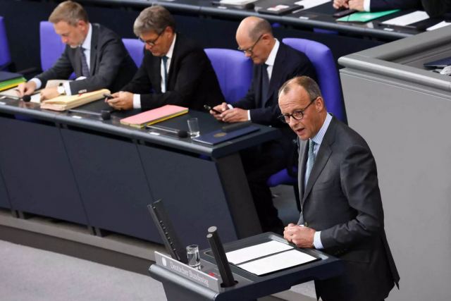 Γερμανία: Η δεξιά αντιπολίτευση ετοιμάζεται για πρόωρες εκλογές