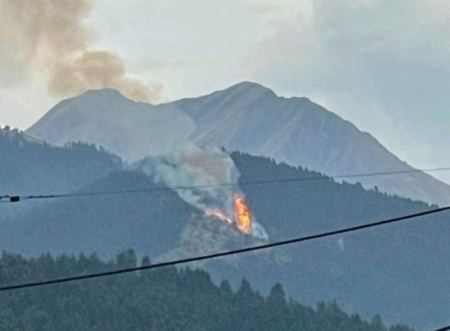 Καρπενήσι: Έγκαιρη επέμβαση στη δασική πυρκαγιά που ξεκίνησε από κεραυνό (ΦΩΤΟ)