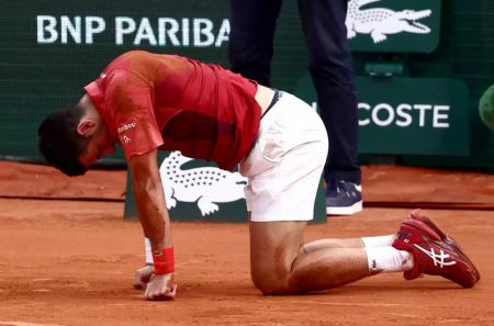 Ο Νόβακ Τζόκοβιτς μπαίνει στο χειρουργείο για το γόνατό του και χάνει το Wimbledon