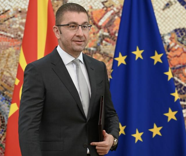 Μίτσκοσκι: Μιλάει ξανά για «Μακεδονία» αλλά καλεί τον Μητσοτάκη σε συνεργασία