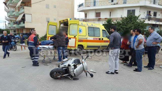 Λαμία: Σοβαρό τροχαίο με μηχανάκι - Ηλικιωμένη παραβίασε STOP - Δείτε ΦΩΤΟ