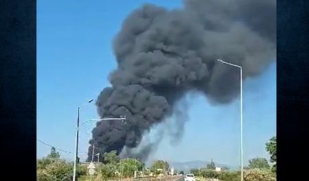 Καλύτερη είναι η εικόνα της φωτιάς σε εργοστάσιο στην Αχαΐα