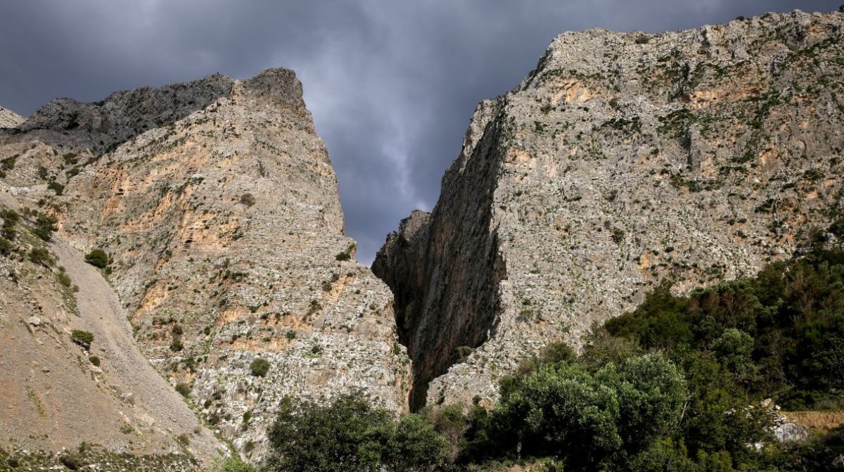 Τραγωδία στο φαράγγι Σαμαριάς: Νεκρή γυναίκα από πτώση βράχου -Έχουν εγκλωβιστεί δεκάδες επισκέπτες