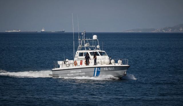 Αλιευτικό σκάφος συγκρούστηκε με τουριστικό στην Καβάλα