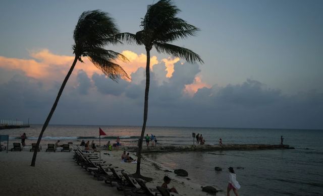 Σάρωσε τη Τζαμάικα ο κυκλώνας Μπέριλ και απειλεί το Μεξικό