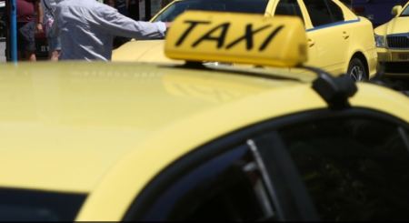 Χατζηδάκης: Από τα ταξί αρχίζει η ειδική σήμανση για τα POS – Τι ισχύει για το πρόστιμο