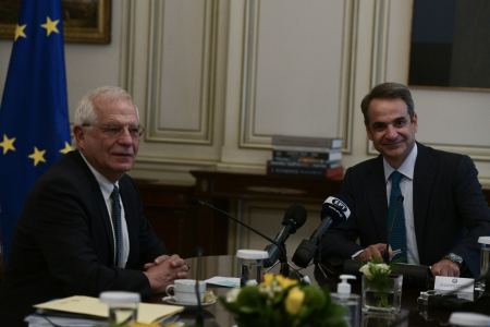 Ο Μπορέλ επικροτεί την πρόταση Μητσοτάκη - Τουσκ