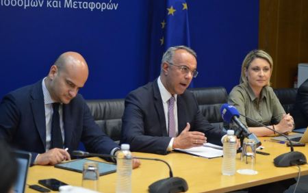 Χρήστος Σταϊκούρας: Αυξάνεται έως και τις 11.000 ευρώ η επιδότηση για φυσικά πρόσωπα στο πρόγραμμα «Κινούμαι Ηλεκτρικά 3»