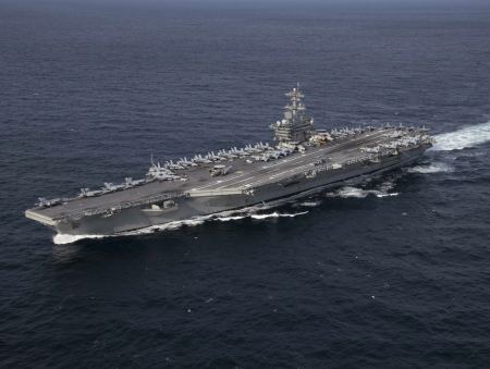 φωτογραφία: USS Abraham Lincoln/U.S. Navy photo