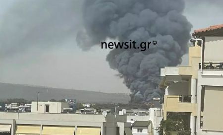 Ισχυρή έκρηξη και φωτιά σε εργοστάσιο στο Πανόραμα Κηφισιάς - Μαύροι καπνοί έχουν πνίξει την περιοχή