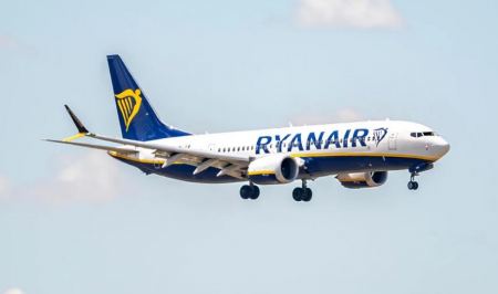 Συμπλοκή και άγριο ξύλο μεταξύ επιβατών σε πτήση της Ryanair – Το αεροπλάνο έκανε αναγκαστική προσγείωση