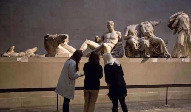 «Να μοιραστούν τα Γλυπτά με την Ελλάδα», λέει ο πρώην επικεφαλής του Βρετανικού Μουσείου