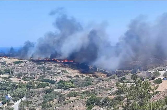 Φωτιά στη Σύρο στην περιοχή Χρούσα: Μήνυμα του 112 για απομάκρυνση κατοίκων