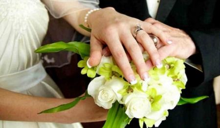 Ηράκλειο: Γάμος με 50 κουμπάρους