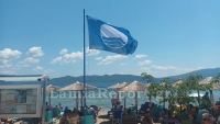 Κυματίζει και πάλι η γαλάζια σημαία στη Γλύφα (ΦΩΤΟ)