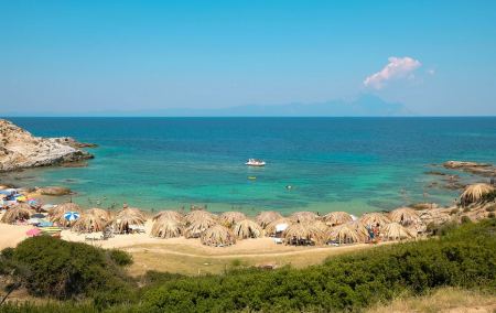 Πρώτη στη λίστα με τις καταγγελίες στο MyCoast η Χαλκιδική – Χιλιάδες ευρώ πρόστιμα για παραβάσεις σε παραλίες