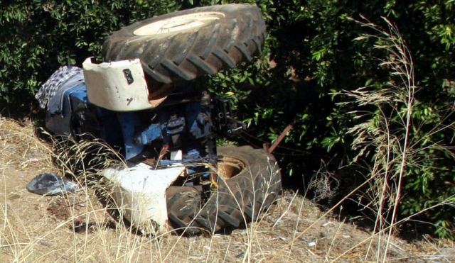 Καταπλακώθηκε από τρακτέρ