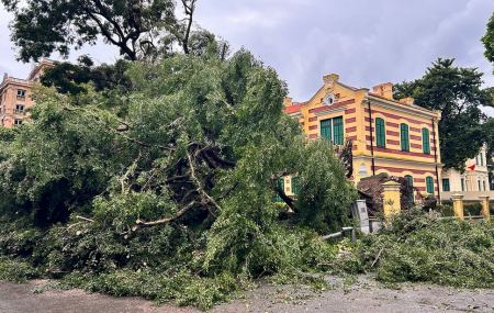 Χάος στο Βιετνάμ λόγω του τυφώνα Γιάγκι – 35 νεκροί, 24 αγνοούμενοι και εκτεταμένες ζημιές