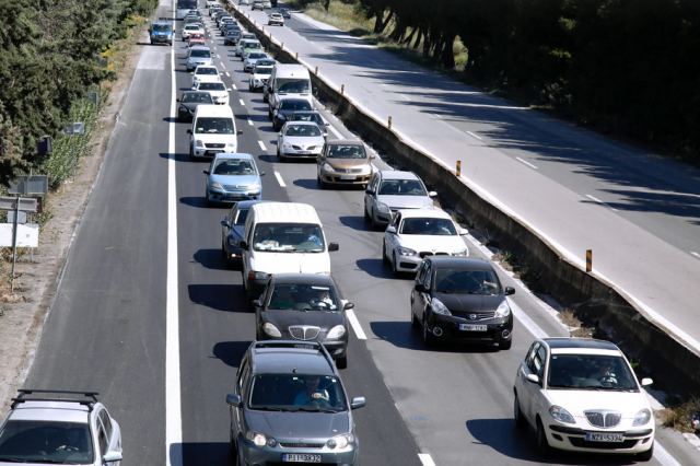 Νέος ΚΟΚ: Αλλαγές για δίκυκλα, κλήσεις, όρια ταχύτητας