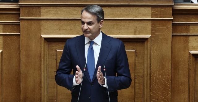 Live: Η «μάχη» στη Βουλή - Μητσοτάκης: Απόλυτη προτεραιότητα η αντιμετώπιση της ακρίβειας