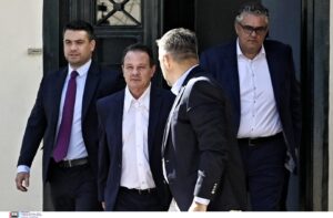 Απόστολος Λύτρας: Θρίλερ με τα 28.000 ευρώ που βρέθηκαν κρυμμένα σε ντουλάπα του σπιτιού του