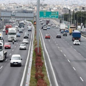 Σκοτώθηκε 23χρονος με μηχανή στην Αττική οδό - Συγκρούστηκε με φορτηγό