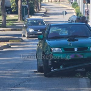 Λαμία: Βρέθηκε στο αντίθετο ρεύμα και "ανάποδα" μετά από σύγκρουση - Από θαύμα δεν είχαμε θύματα