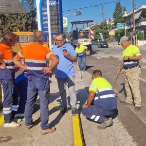 Εργασίες διαγράμμισης και εκτροπή της κυκλοφορίας στη Λεωφόρο Καλυβίων