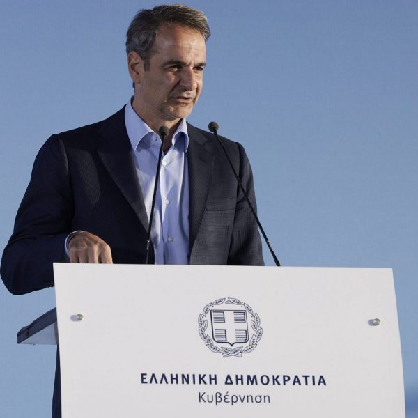 ΝΔ: «Ραντεβού» Μητσοτάκη με τους γαλάζιους βουλευτές μετά την επιστροφή του από τη Νέα Υόρκη