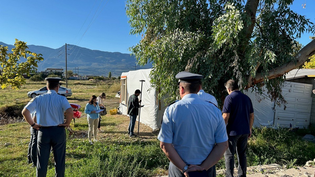 Αυτοψία Σταυρογιάννη στα αυθαίρετα της Ανθήλης (ΦΩΤΟ)