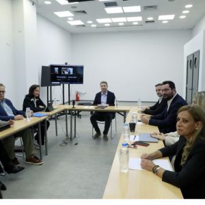 ΠΑΣΟΚ: Διατήρηση του κλίματος ενότητας ζήτησε ο Ανδρουλάκης στην πρεμιέρα του Πολιτικού Κέντρου