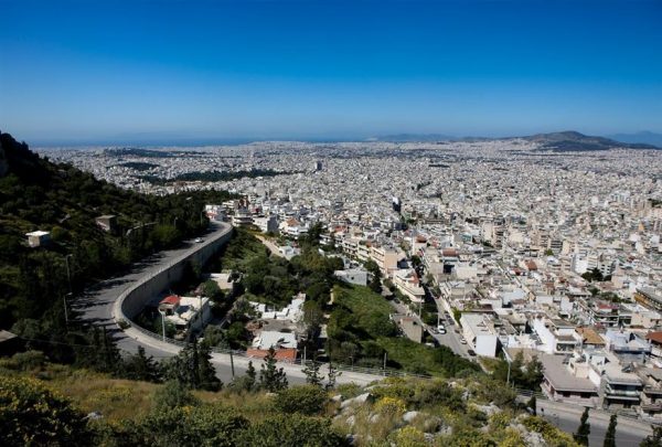 Εκτός σχεδίου δόμηση: Σταδιακή κατάργηση μέχρι το 2028, εξετάζει η κυβέρνηση