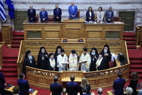 Αγιασμός στη Βουλή για την έναρξη της νέας κοινοβουλευτικής περιόδου (ΦΩΤΟ)