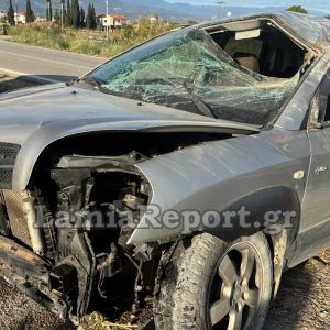 Τούμπαρε στον παράδρομο έξω από τη Λαμία (ΦΩΤΟ)