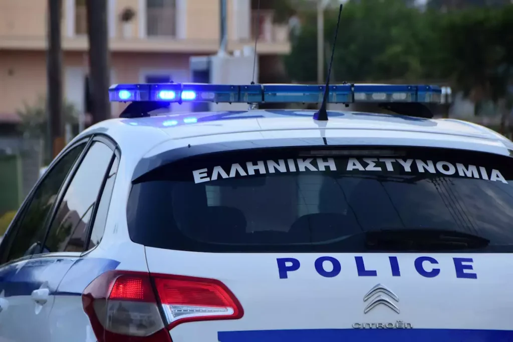 Ανήλικοι υπό την απειλή μαχαιριού λήστεψαν κατάστημα ψιλικών