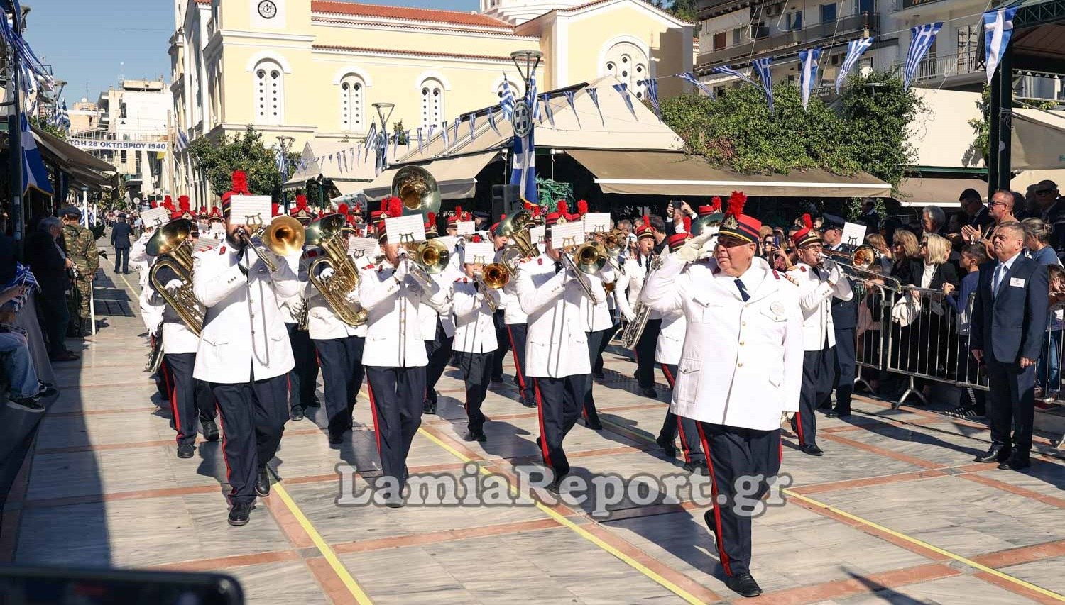 Η μεγάλη πολιτική και στρατιωτική παρέλαση στη Λαμία για την 28η Οκτωβρίου - Πλούσιο φωτορεπορτάζ