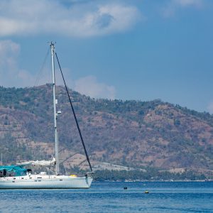 Πάρος: Εισροή υδάτων σε ιστιοπλοϊκό σκάφος με 11 αλλοδαπούς επιβαίνοντες ανοιχτά του νησιού