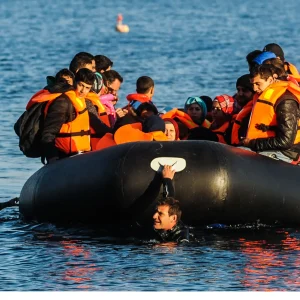 «Ενισχύουμε το σύστημα επαναπατρισμών», λέει ο ιταλός υπουργός Εσωτερικών, αναλύοντας την πολιτική για το μεταναστευτικό