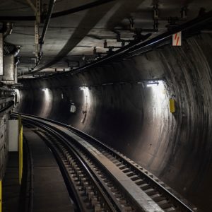 Συρμός του προαστιακού μπήκε σε γραμμή του μετρό