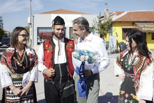 Στο Τυχερό Έβρου ο Μητσοτάκης – Τι συζήτησε με τους πολίτες