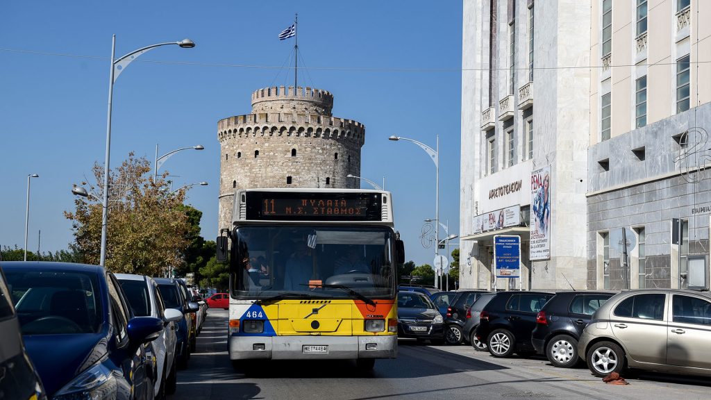 Σύγκρουση λεωφορείων στη Θεσσαλονίκη - Πέντε τραυματίες