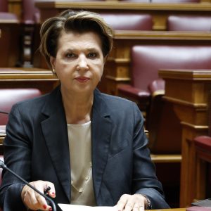 Άρθρο-κόλαφος της Γεροβασίλη: «Με ευθύνη του πρώην προέδρου Στέφανου Κασσελάκη, ο ΣΥΡΙΖΑ βρίσκεται σε μια διαλυτική κρίση»