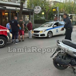 Λαμία: Μηχανάκι παρέσυρε πεζό στα Γαλανέικα - Δείτε εικόνες