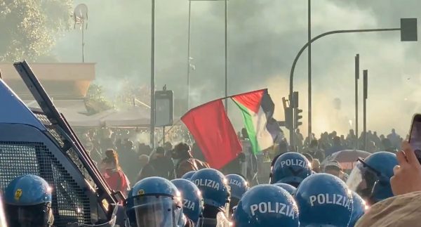 Χιλιάδες διαδηλωτές υπέρ του παλαιστινιακού λαού σε απαγορευμένη κινητοποίηση στη Ρώμη